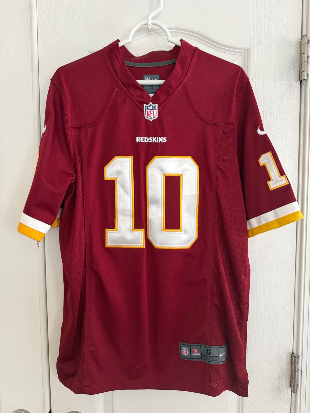 Nike Men's Burgundy Washington Redskins Robert Griffin III #10 Football Jersey